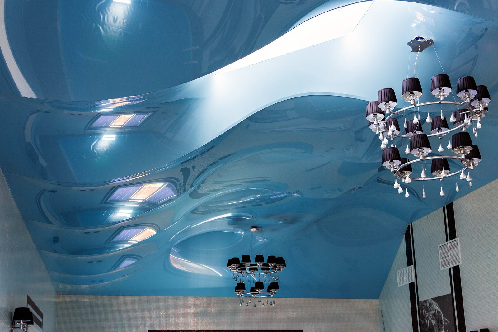 Потолок в бассейне