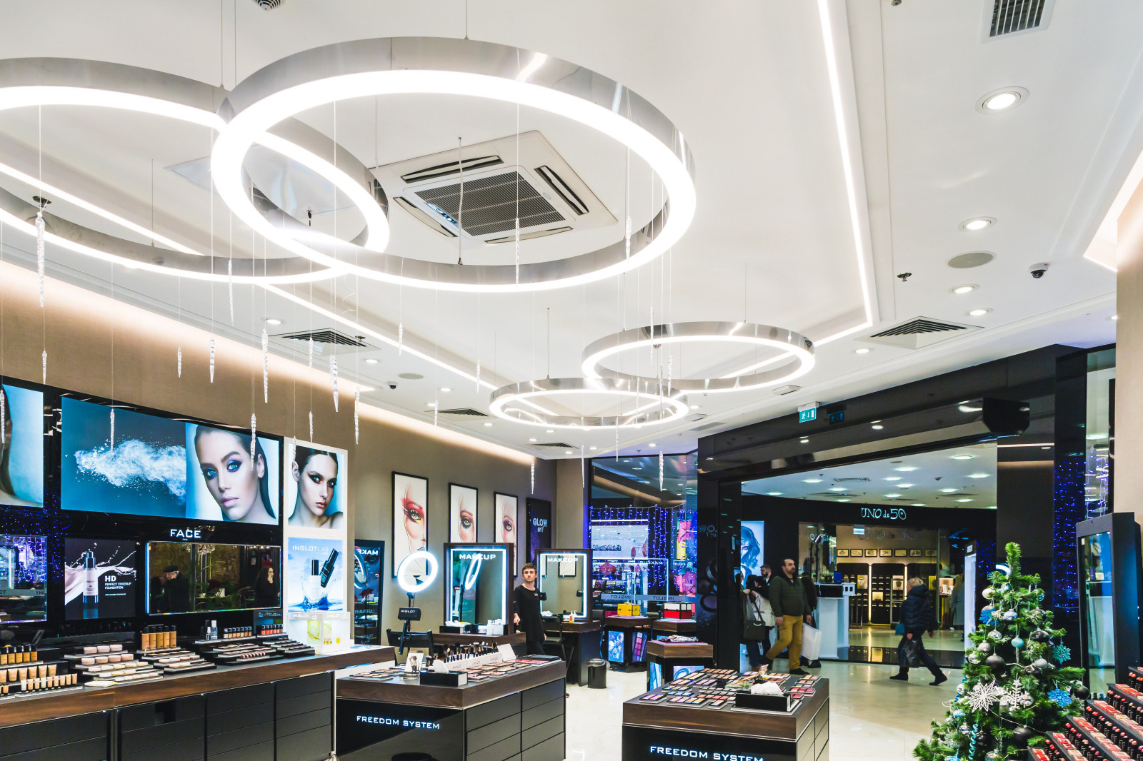 Inglot