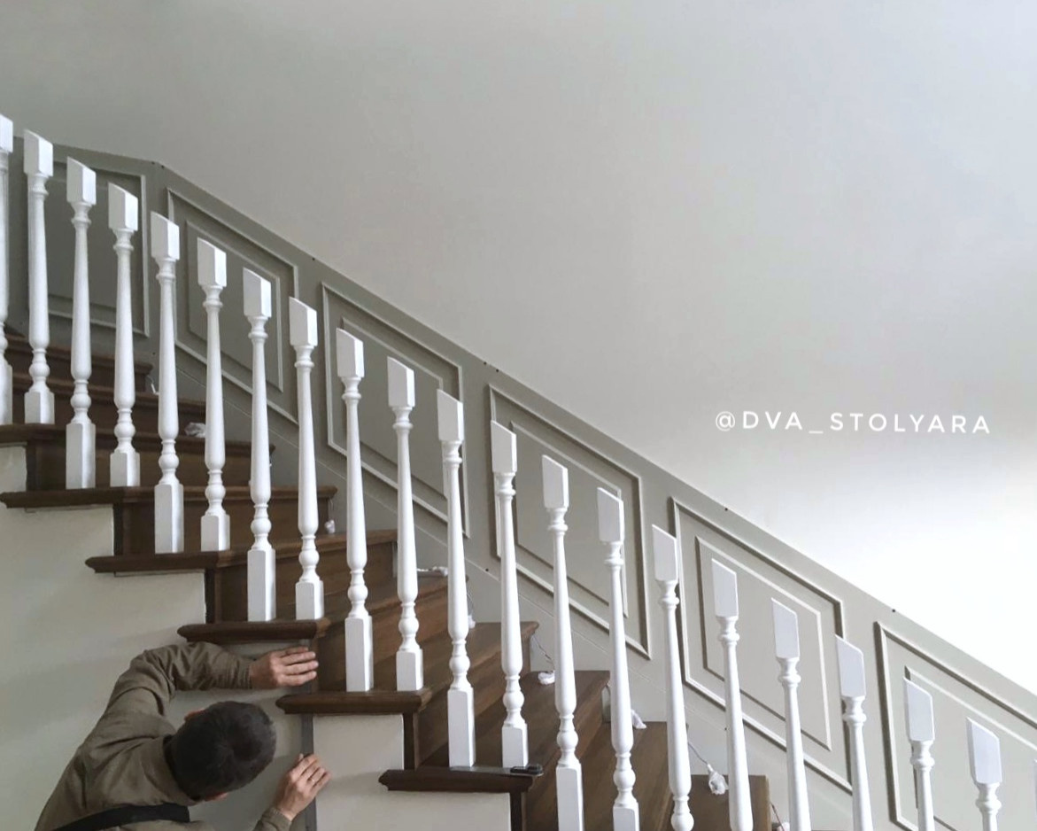 Лестница из массива дуба взагородный дом