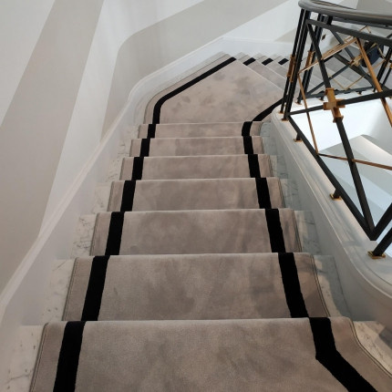 Укладка ковролина на лестницу в частном доме