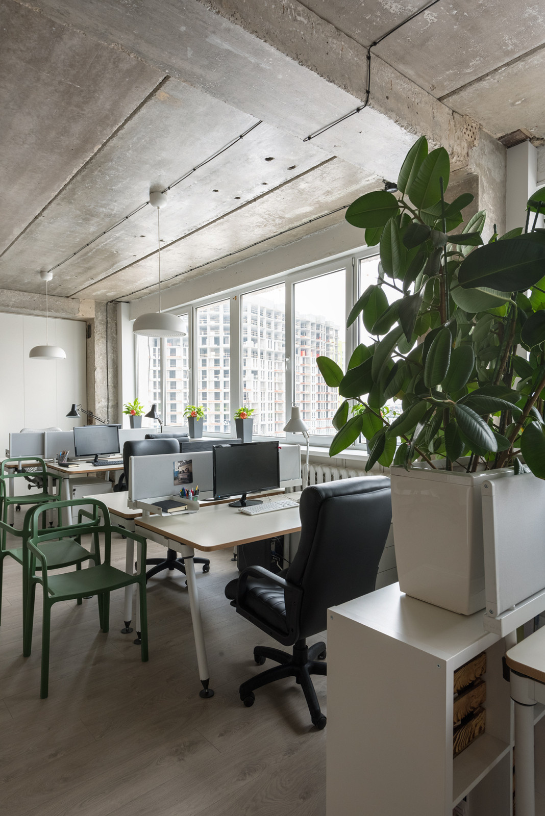 Офис мечты - светлое помещение без внутренних перегородок