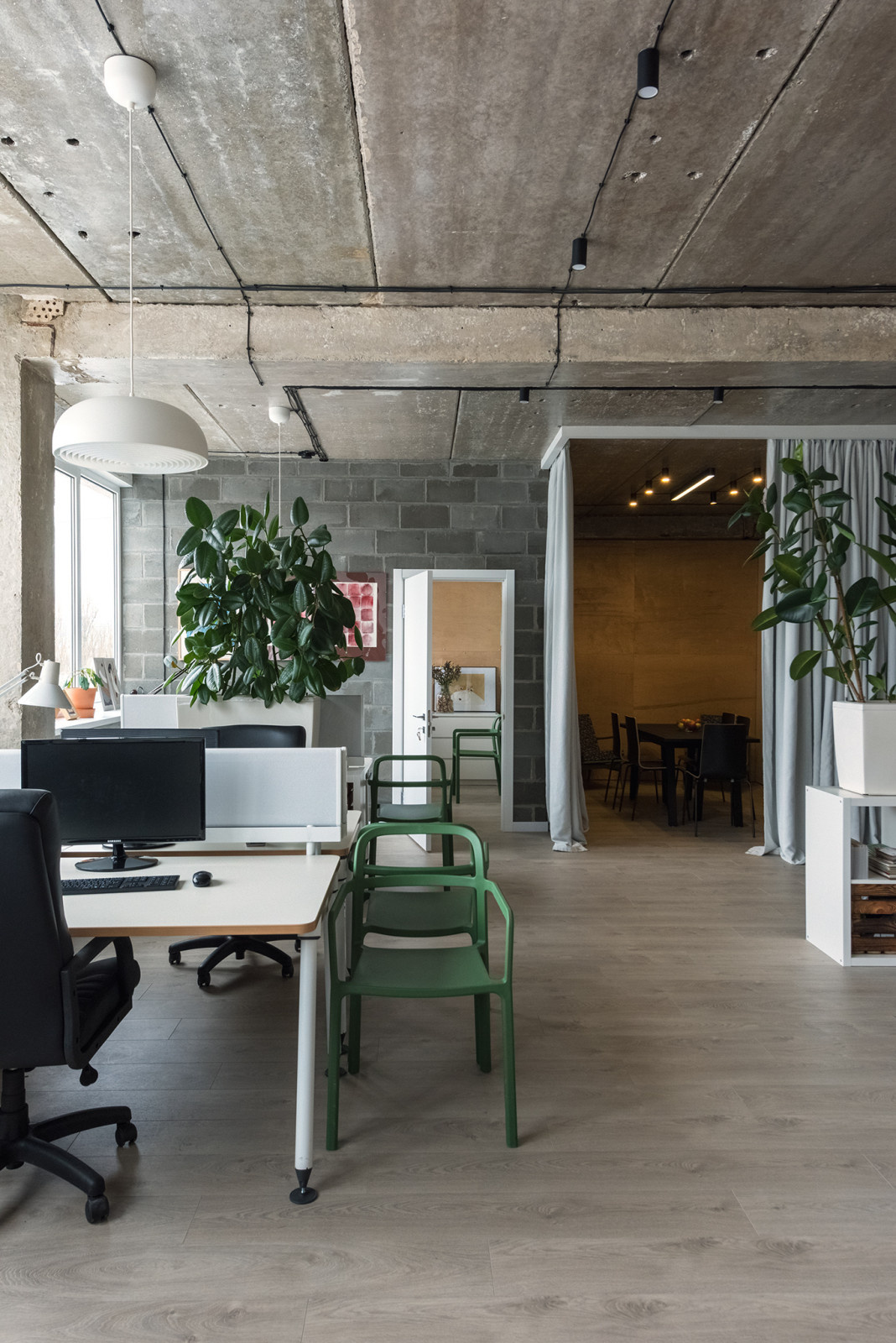 Офис мечты - светлое помещение без внутренних перегородок