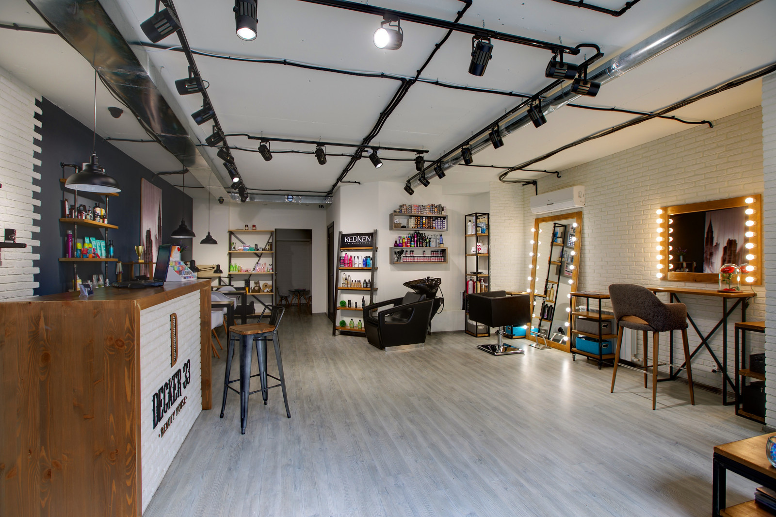 Салон красоты Decker 33