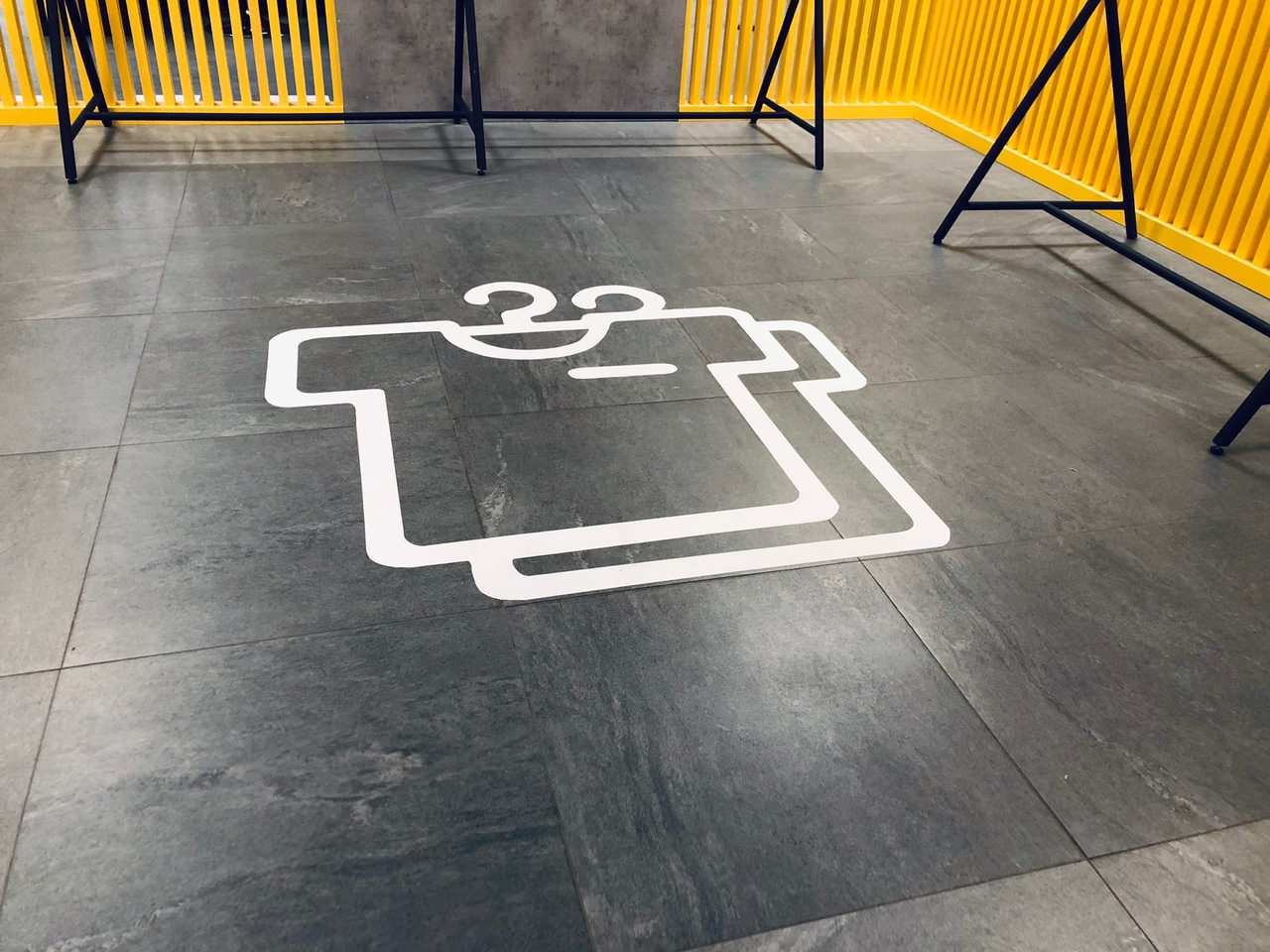 Роспись пола в фитнес - клубе