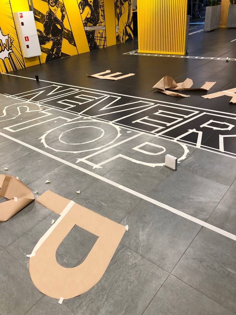 Роспись пола в фитнес - клубе