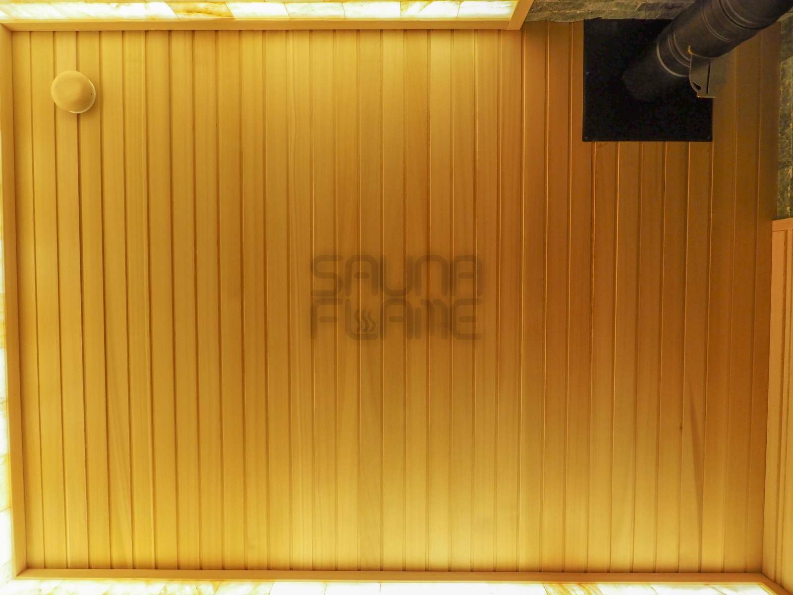 Сауна с соляным панно