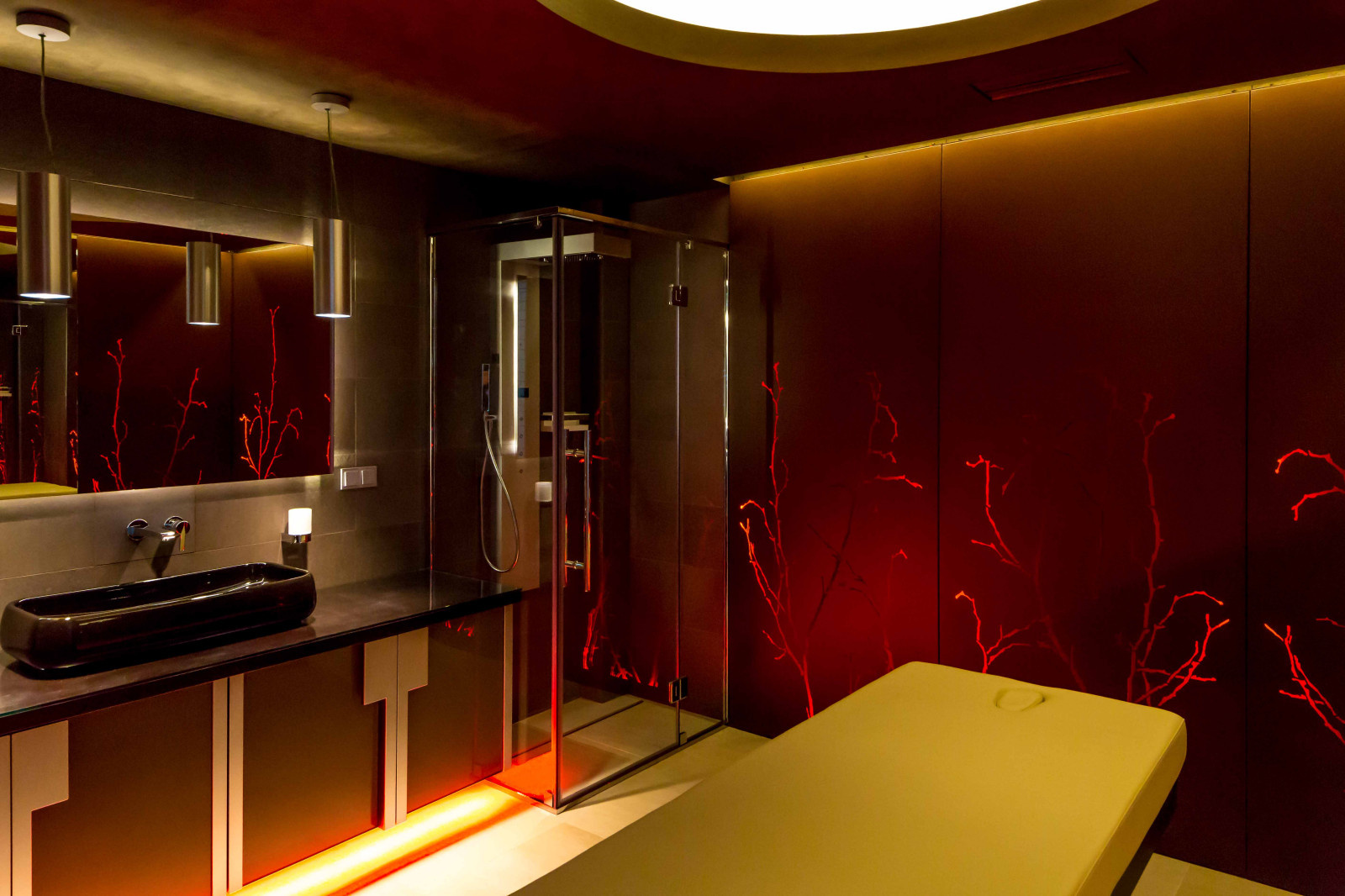 Villa with inside pool