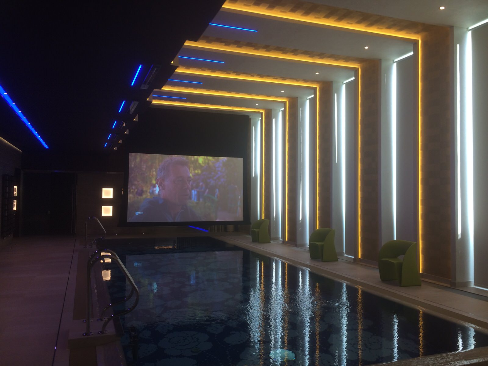 Villa with inside pool