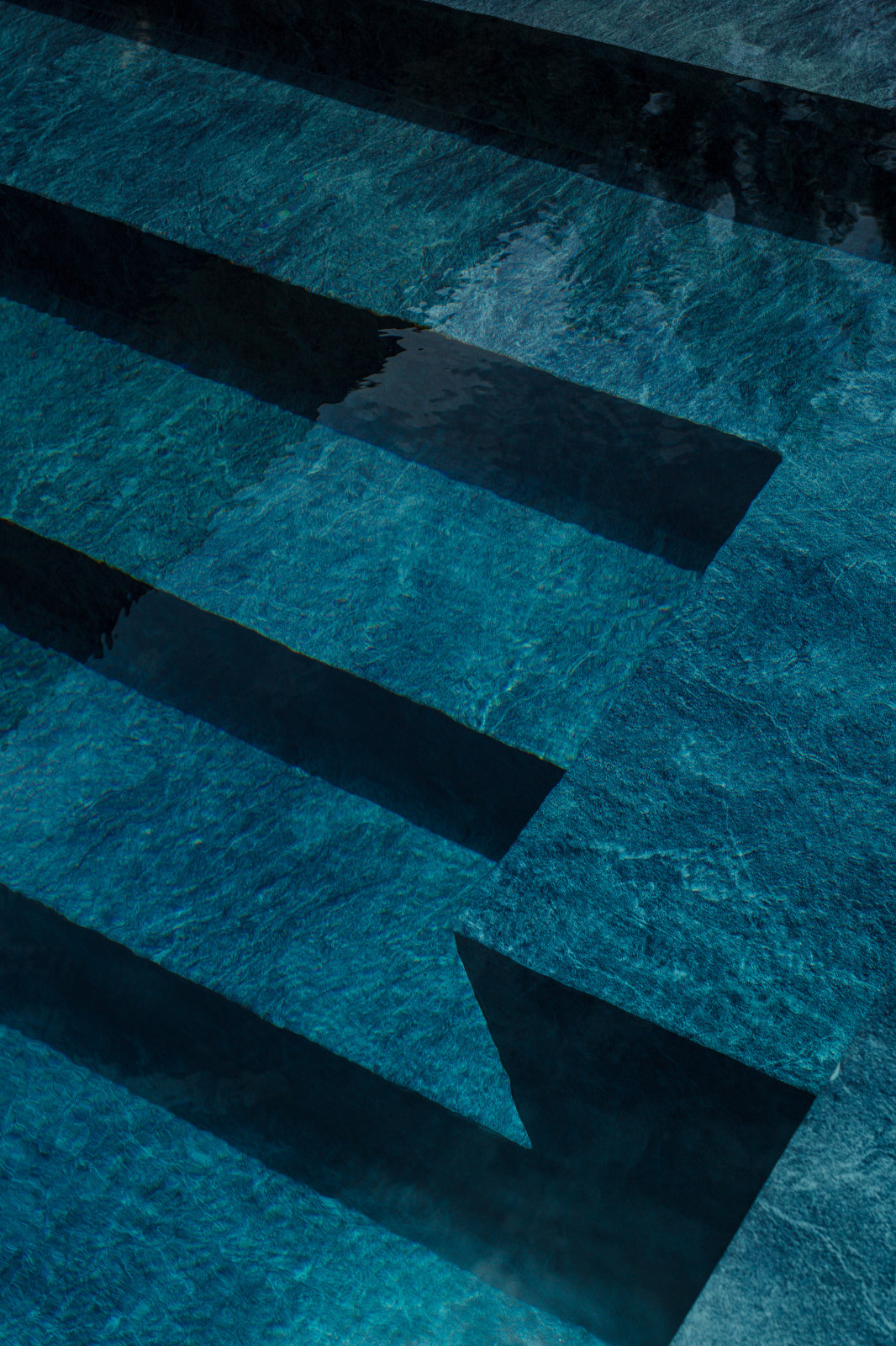Бассейн переливного типа Infinity.