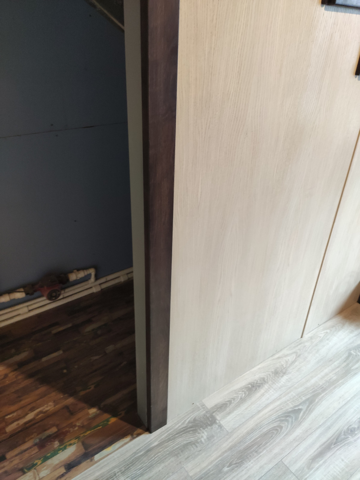 Обшивка металлического каркаса дубом, Графское