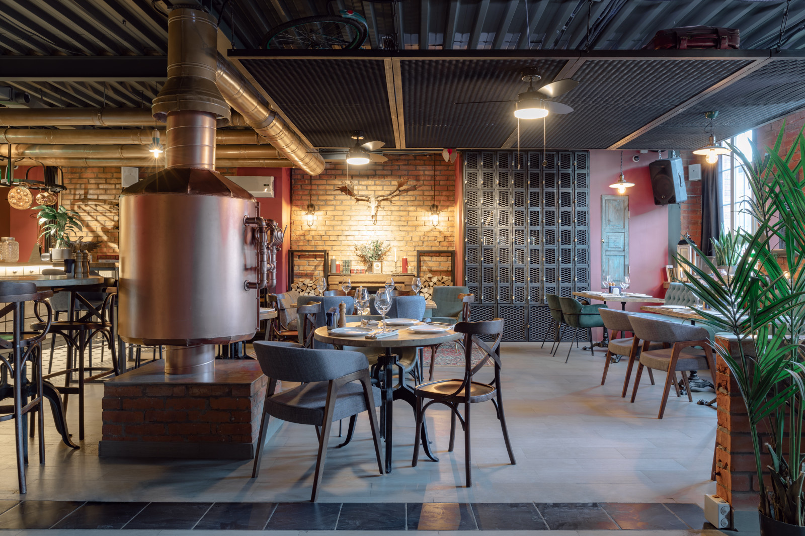 PLATOV PUB