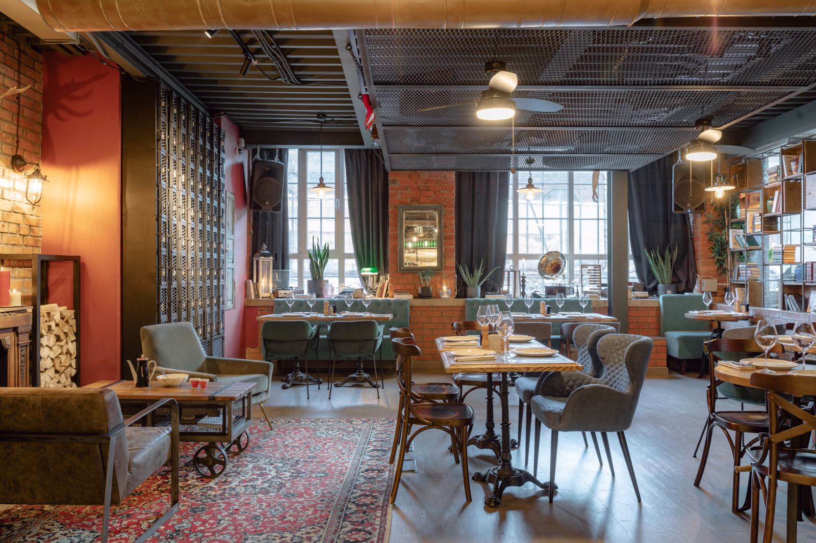 PLATOV PUB