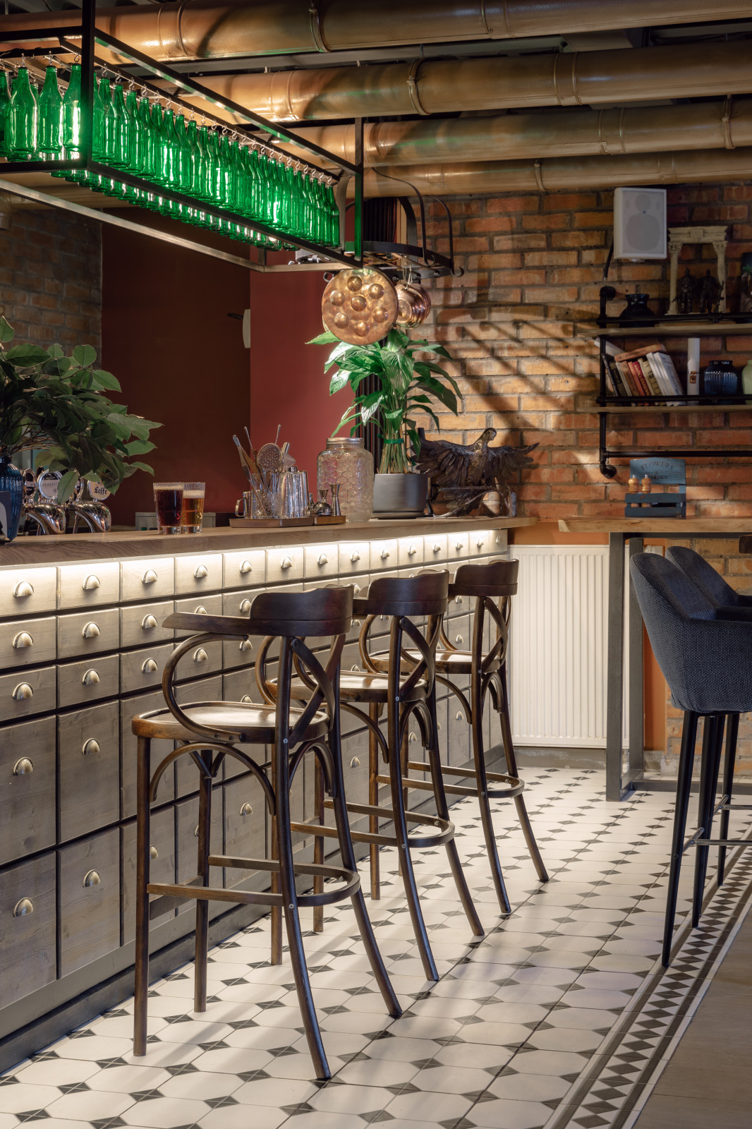 PLATOV PUB