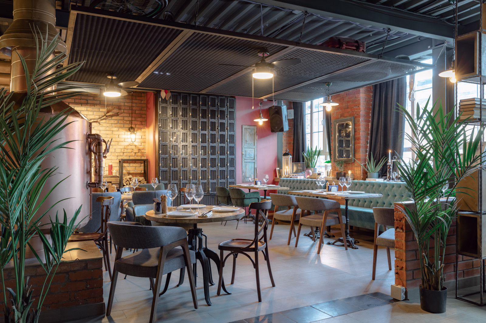 PLATOV PUB