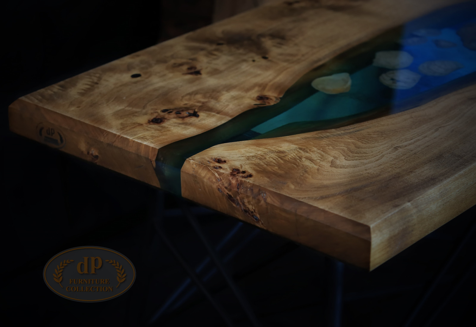 Обложка проекта: стол