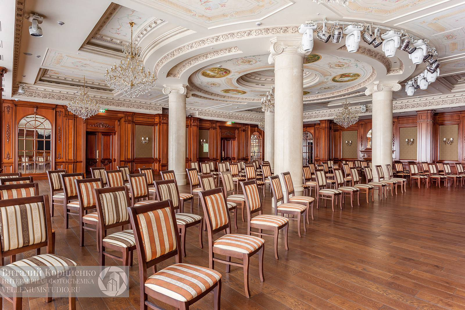 2020 год Большой конференц зал отеля Crown Plaza