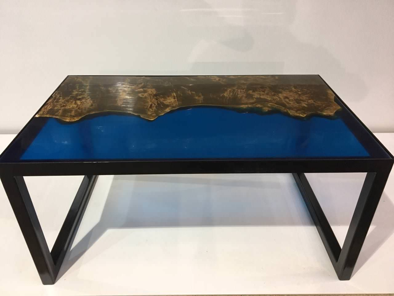 Обложка проекта: Слэб с эпоксидной смолой (карагач)