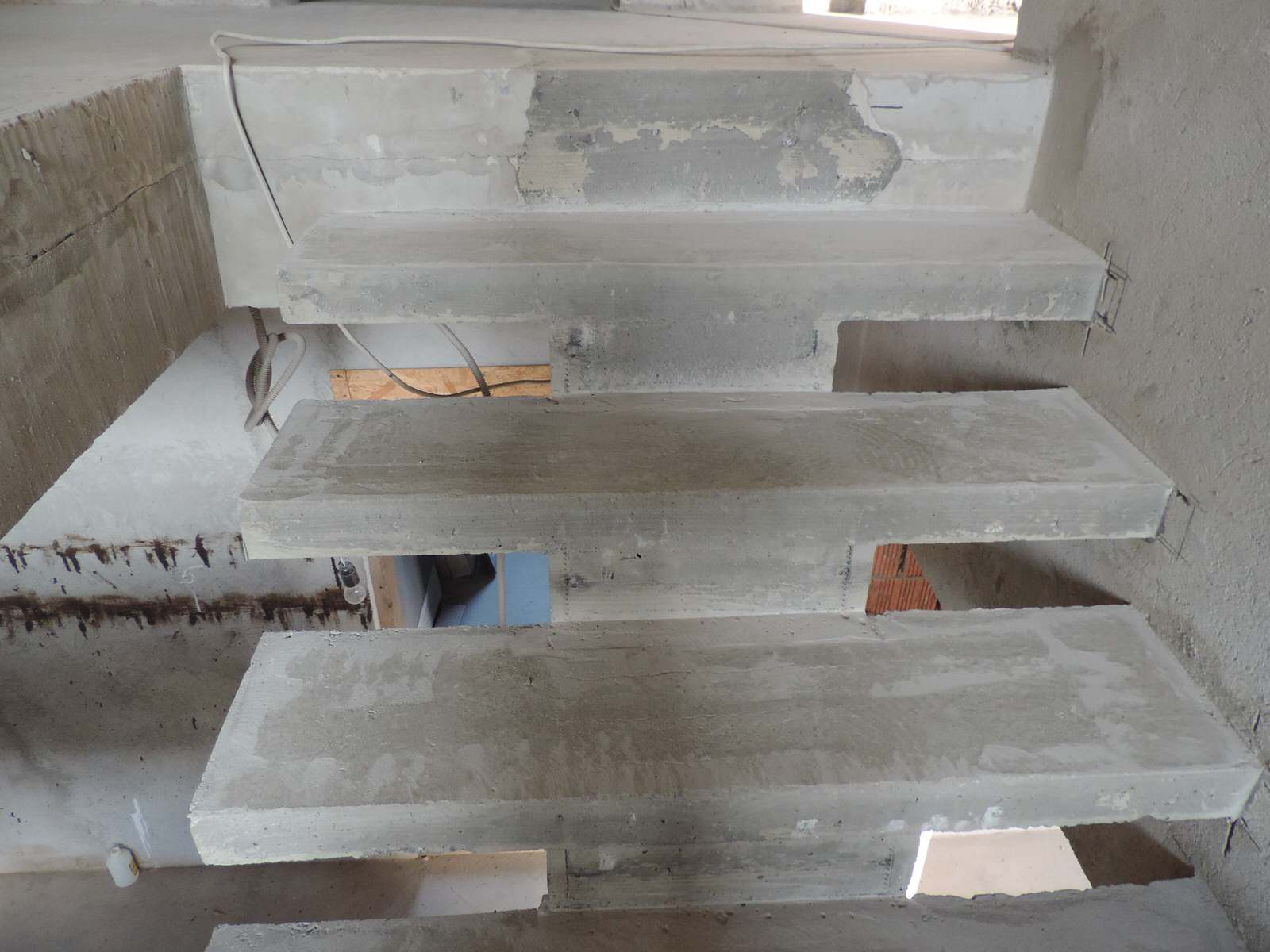 Обложка проекта: Лестница на центральном косоуре