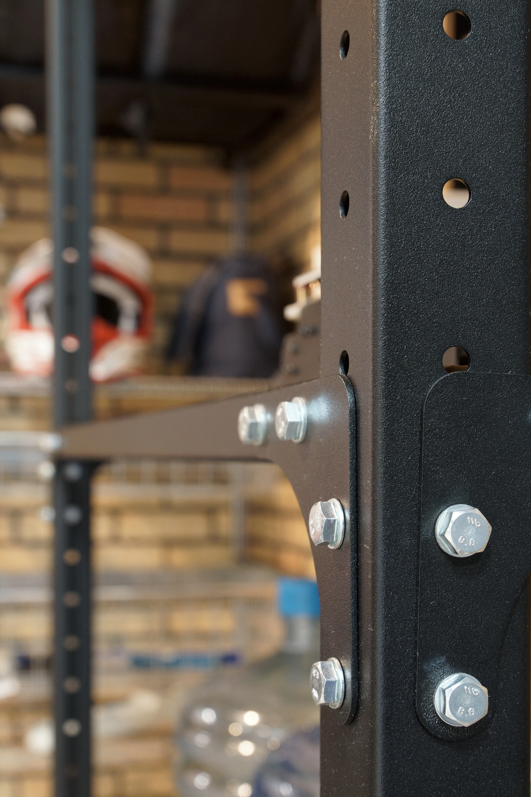 Стеллажи в подвале