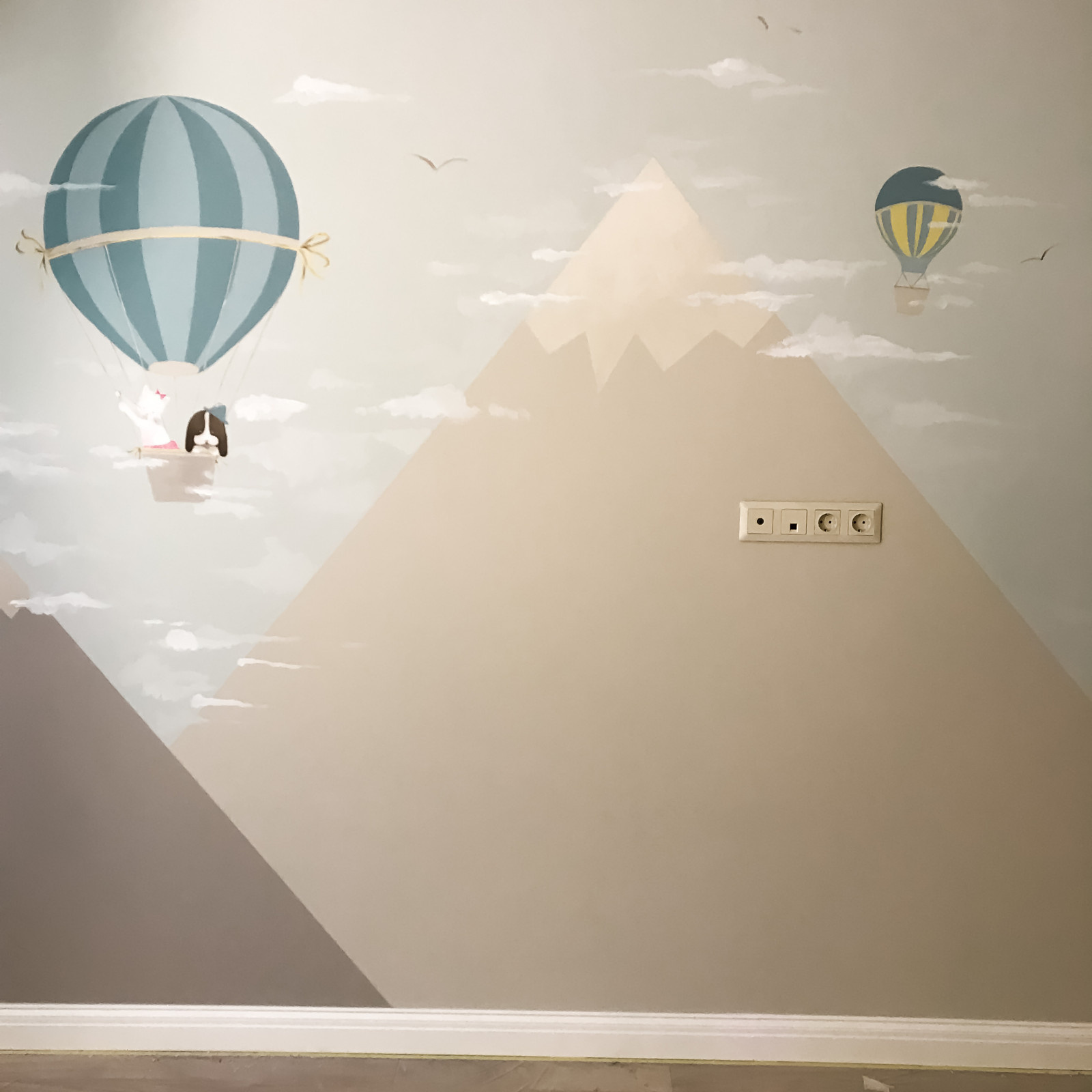 Горы, монгольфьеры и зверята