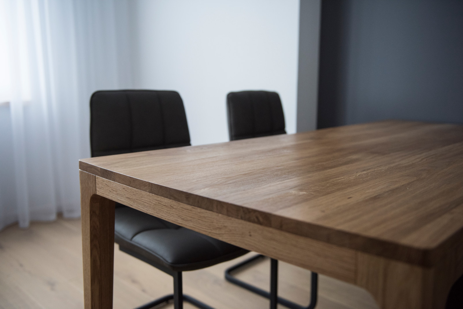 Стол из массива дуба