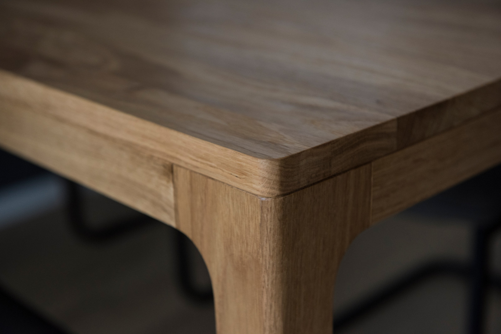 Стол из массива дуба