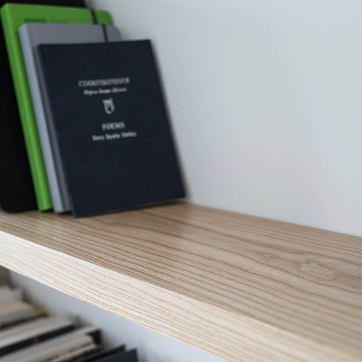 Ясеневые подвесные полки