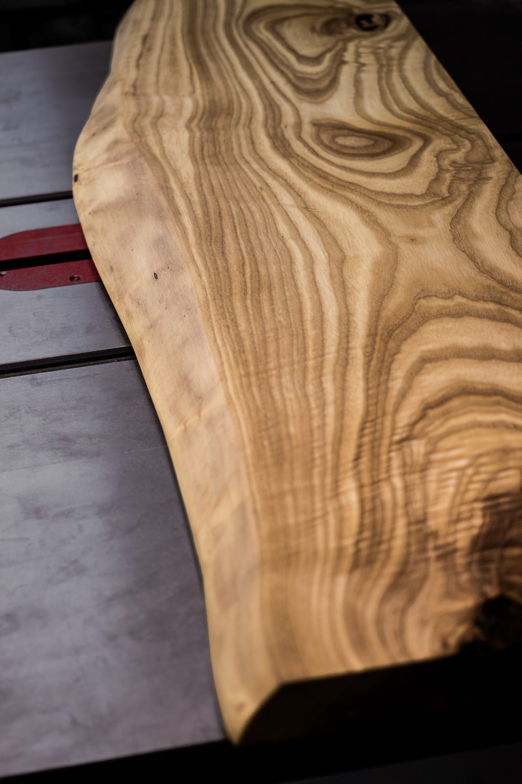 Обложка проекта: Полки из слэба ясеня