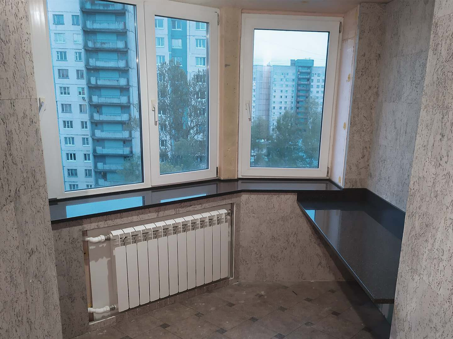 Эркерный подоконник и столешница из искусственного камня Staron QN287 Mosaic