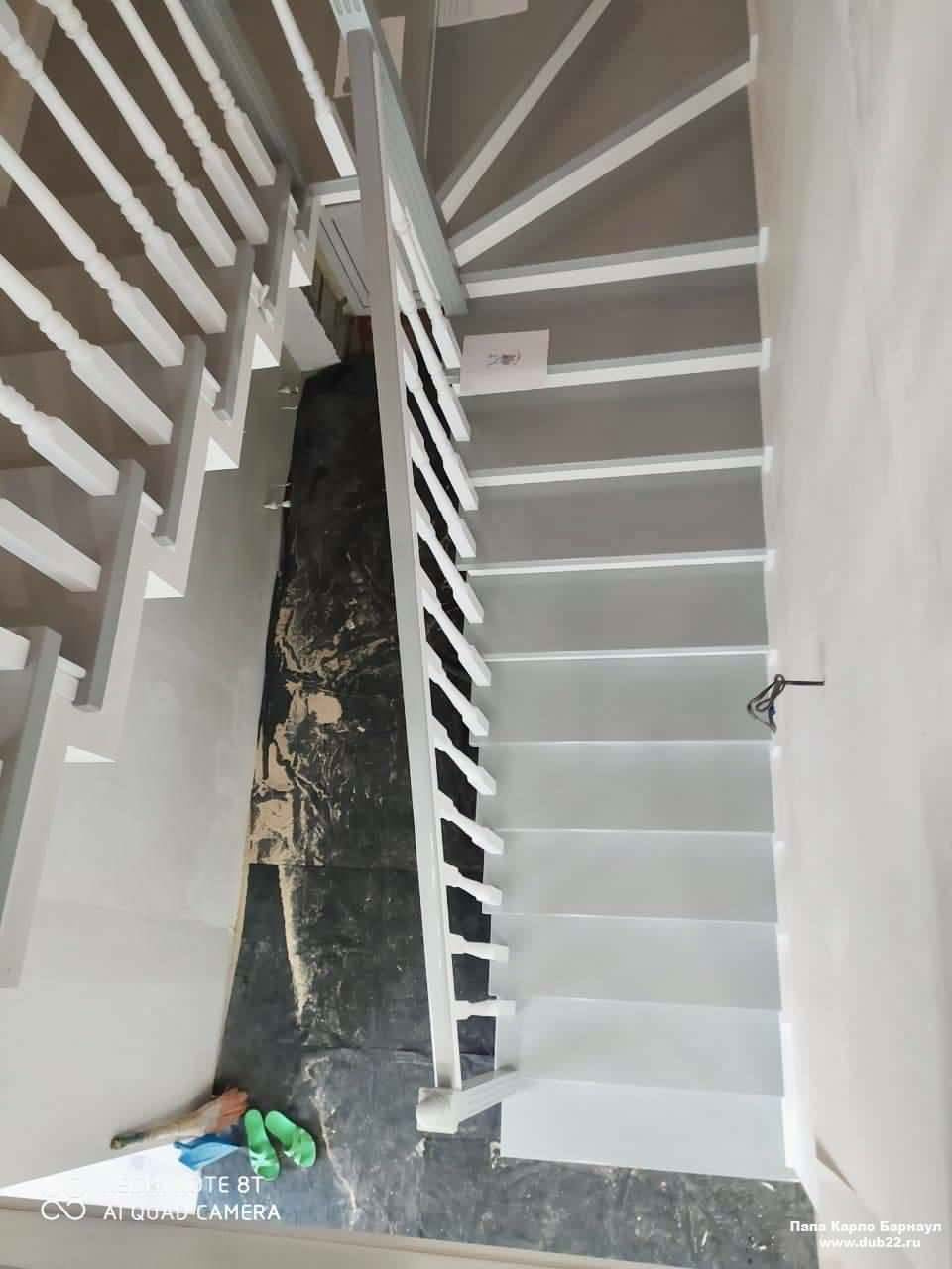 Обложка проекта: Отделка бетонной лестницы деревом