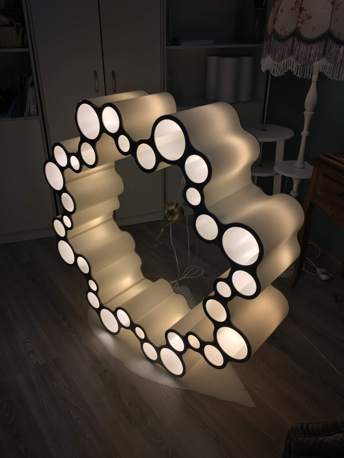 Светильники и световые конструкции для, ресторанов, отелей, ритейла