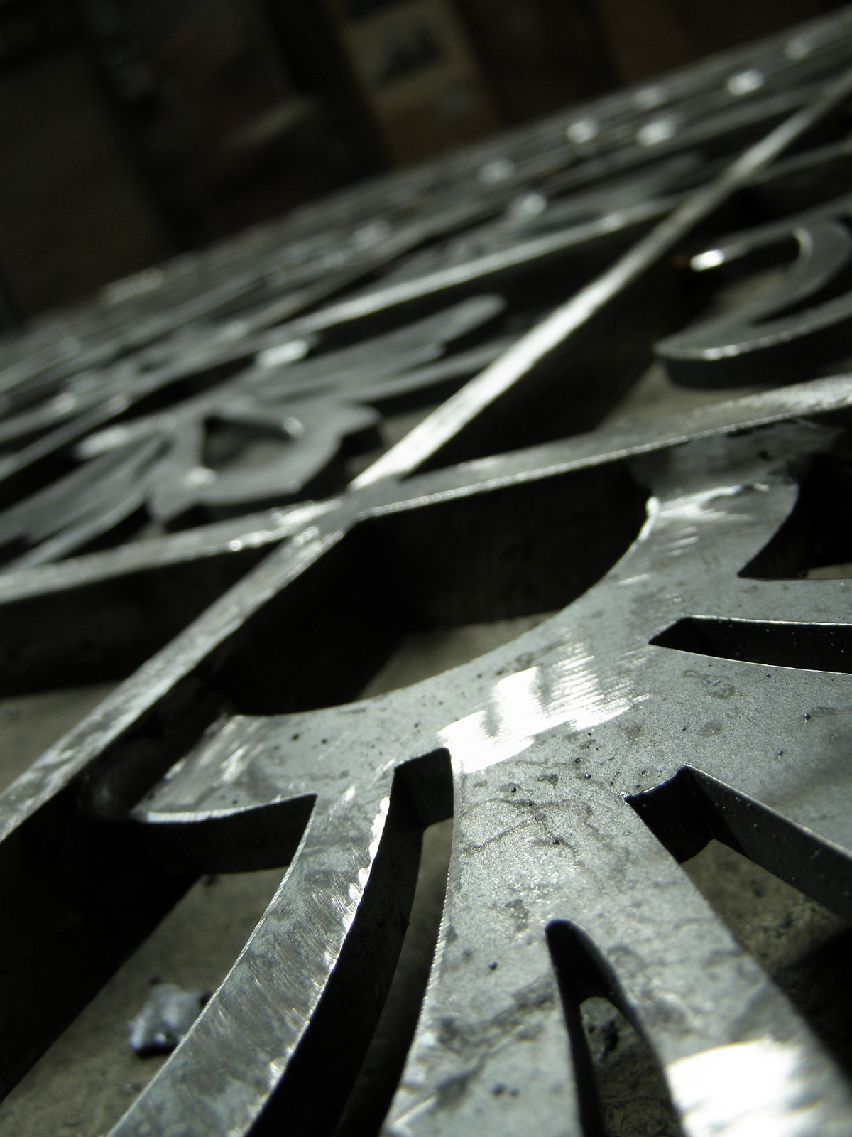 Откатная защитно-декоративная дверь.