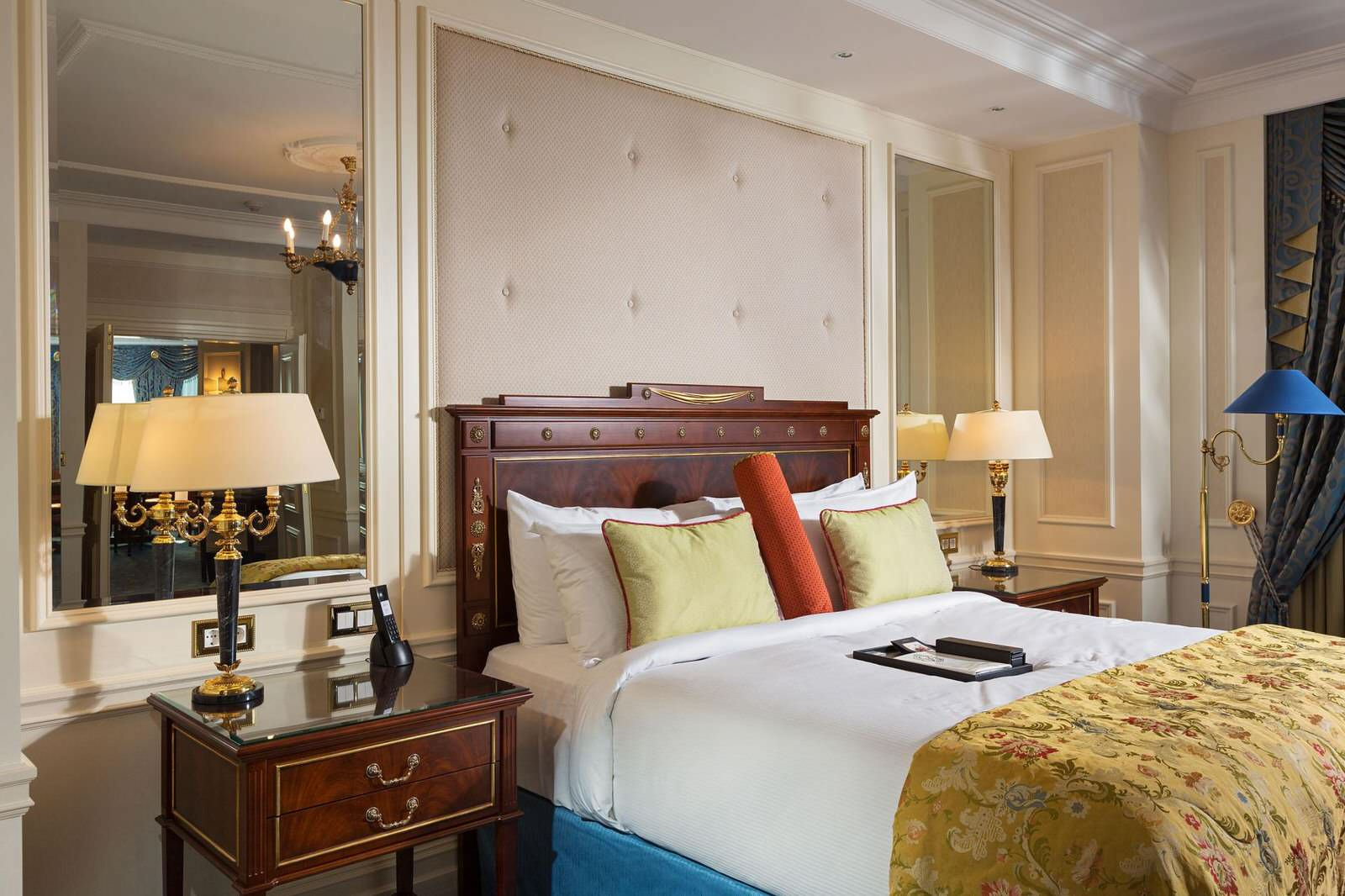 Спальня - Fairmont Grand Hotel от Mirt