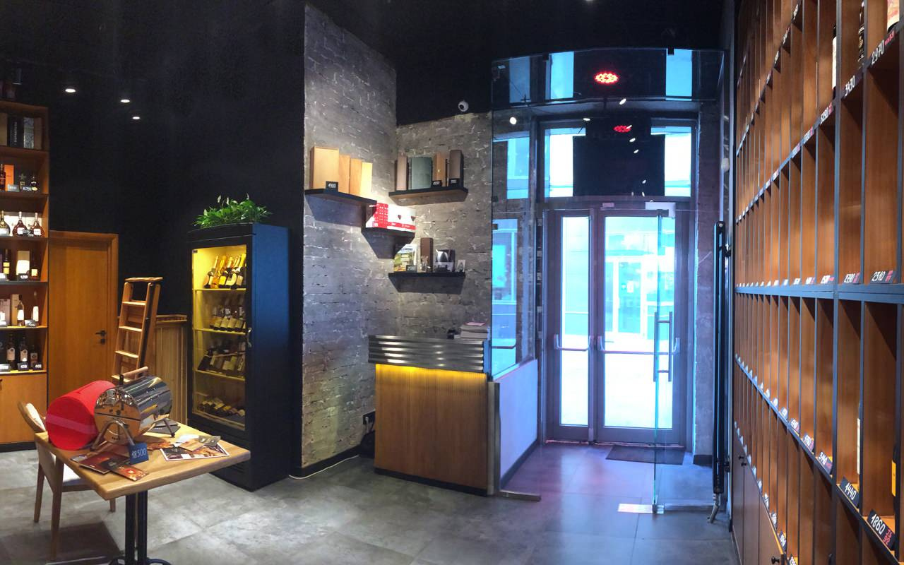 Винотека "Vinesis"