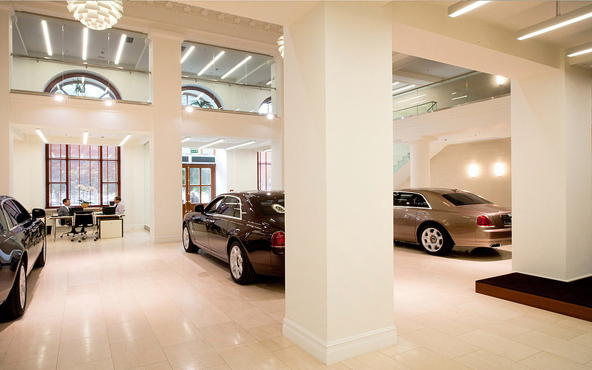 Автосалон "Rollse-Royce Motor Cars"