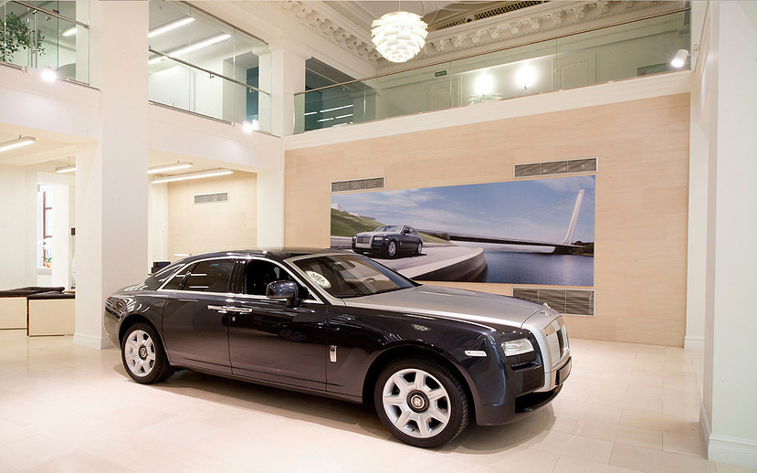 Автосалон "Rollse-Royce Motor Cars"
