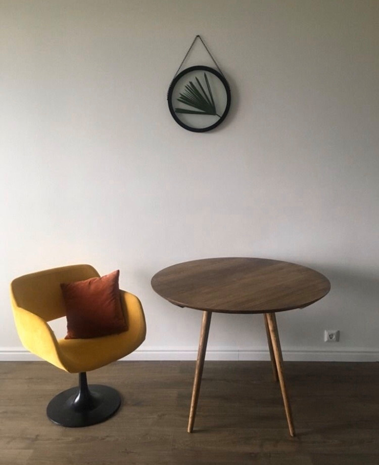 Обложка проекта: Круглый обеденный стол