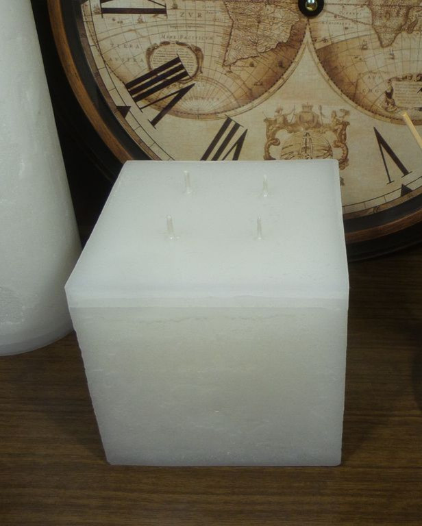 Большие свечи и напольные свечи