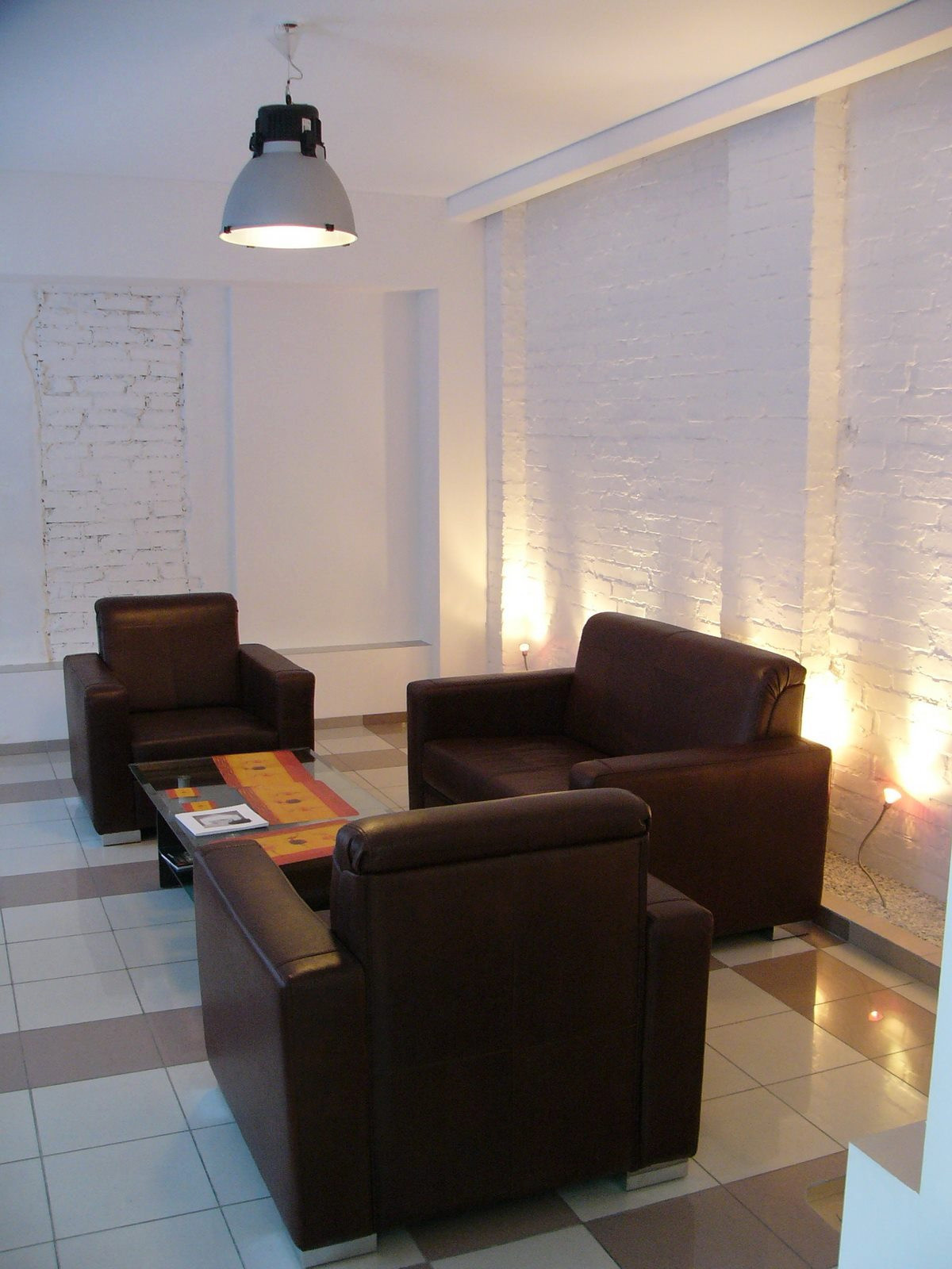 future lowtech resist office / 2.0.0.6.