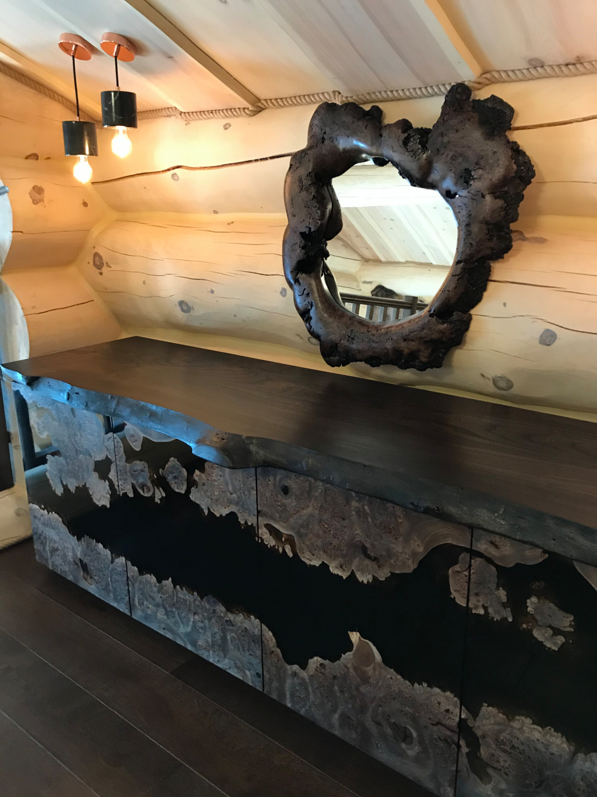 Комод из массива.