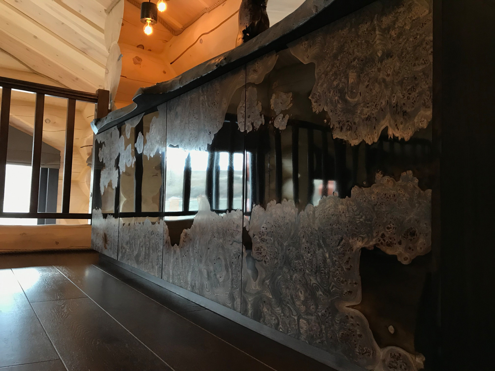 Комод из массива.