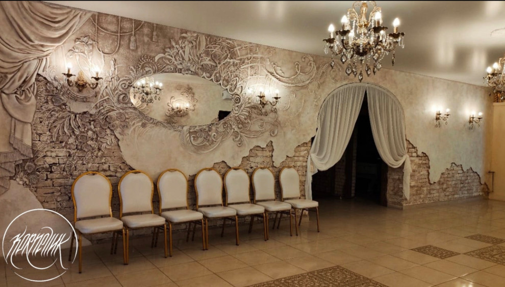 Художественное оформление в стиле старинного замка. Барельеф,роспись стен.