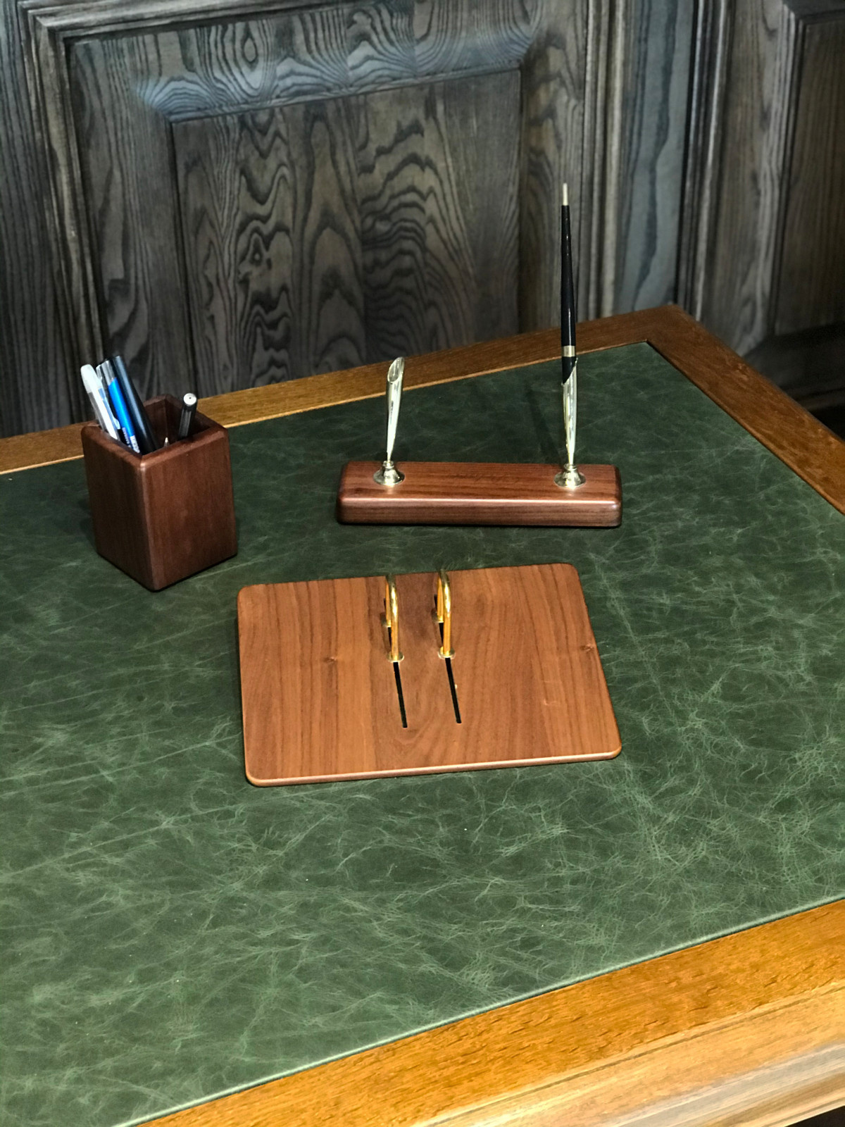 Читательский стол