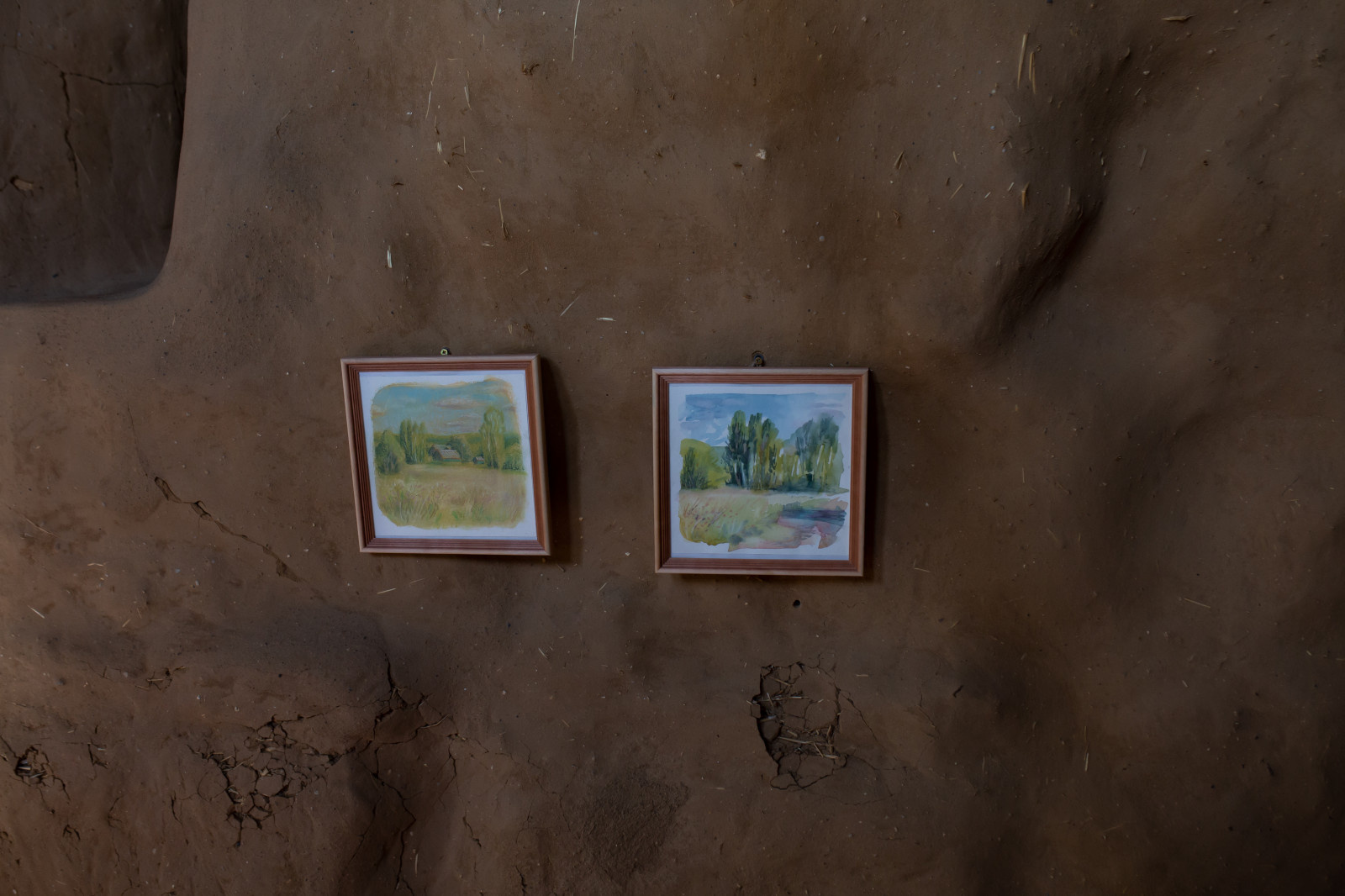 В гостях: Соломенный дом с русской печью