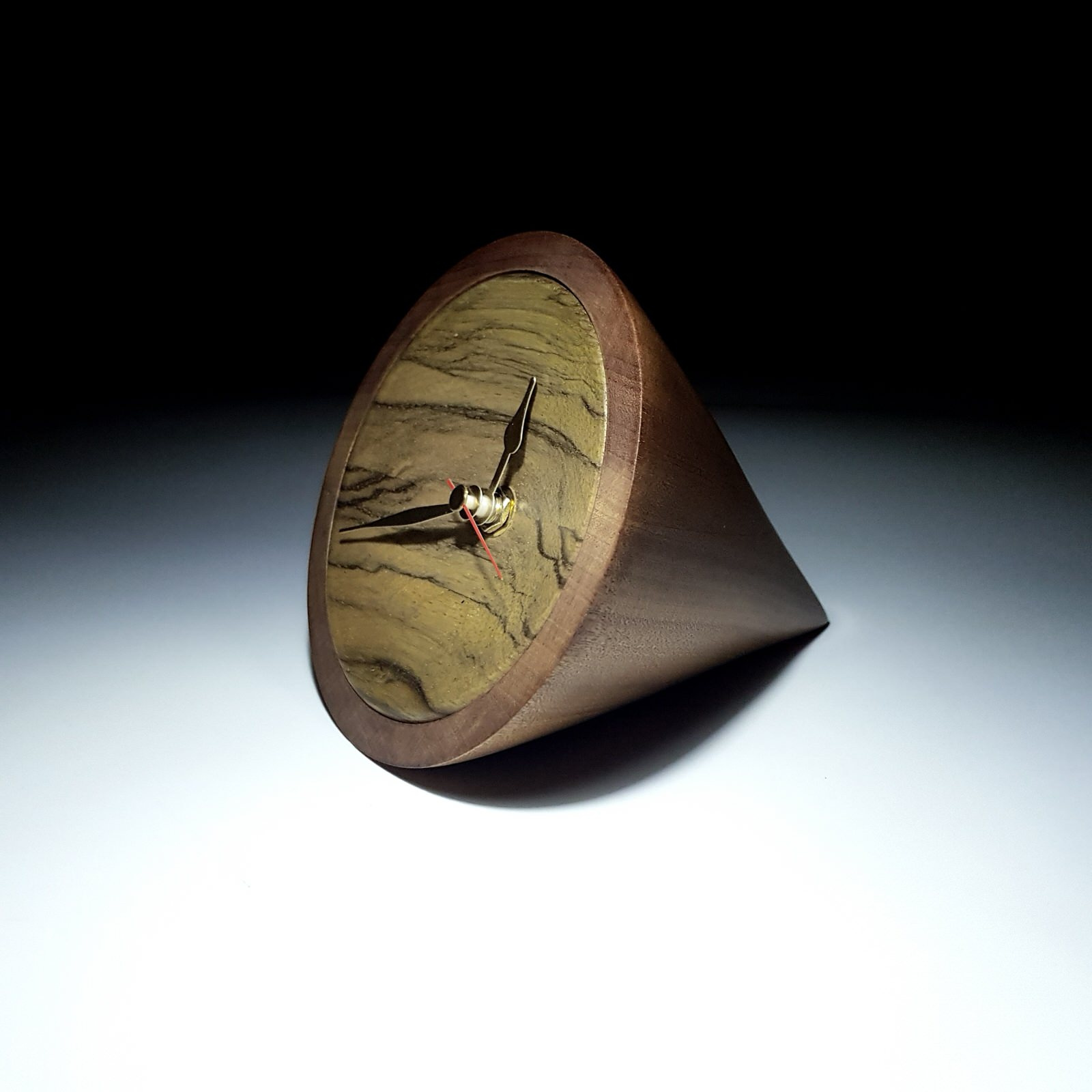 ЧАСЫ стильные! ручная работа, ценные породы дерева!