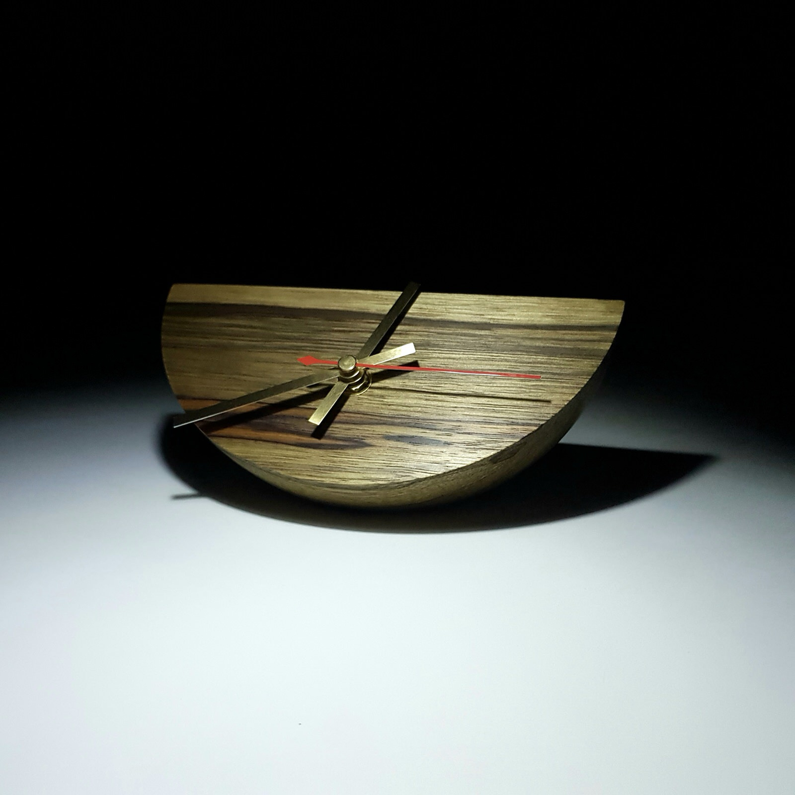 ЧАСЫ стильные! ручная работа, ценные породы дерева!