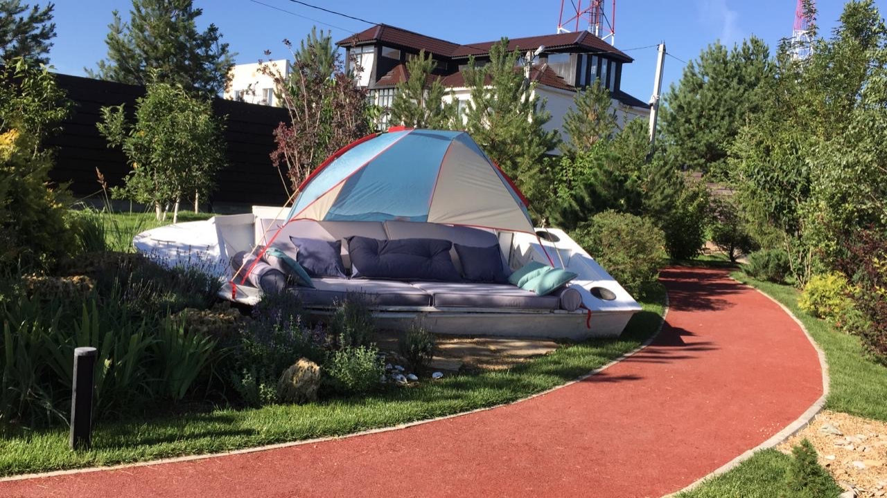 Территория удовольствий.Частный сад.