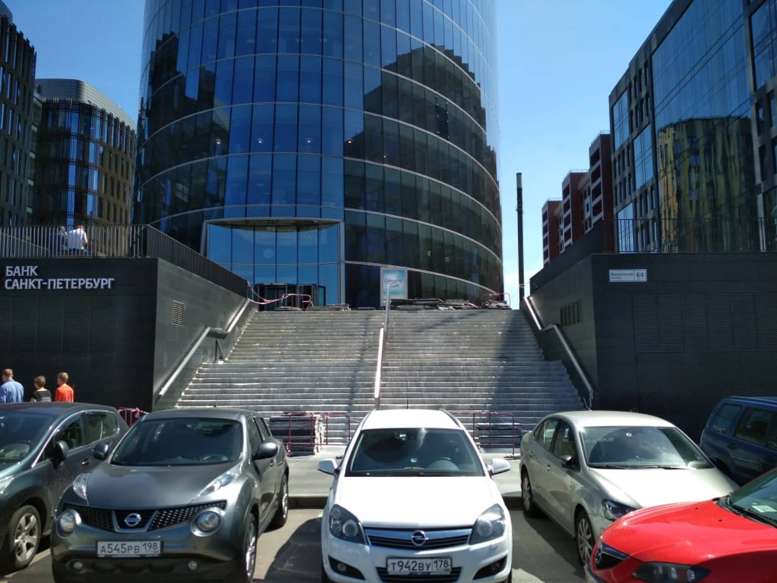 Обустройство системы антиобледенения на лестницах, банк «Санкт-Петербург»