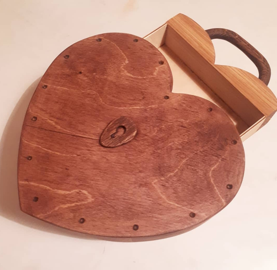 Сувениры из дерева