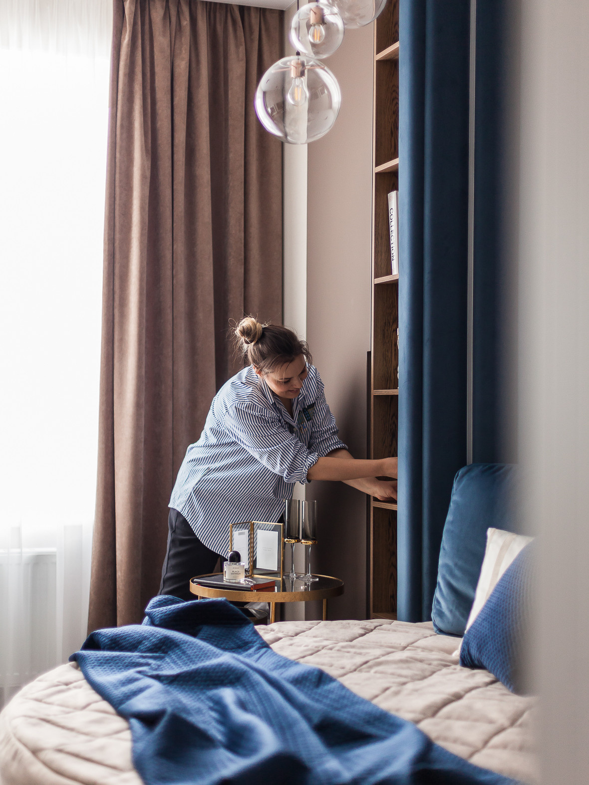 Компактная трехкомнатная квартира с круглой кроватью